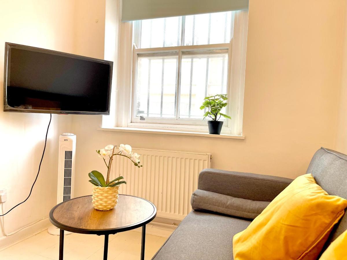 לונדון Archway Station Big Bedroom Flat מראה חיצוני תמונה