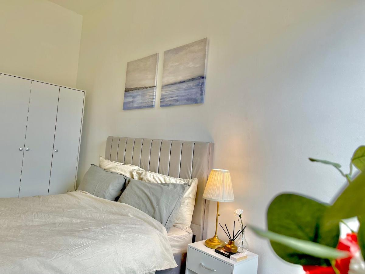 לונדון Archway Station Big Bedroom Flat מראה חיצוני תמונה