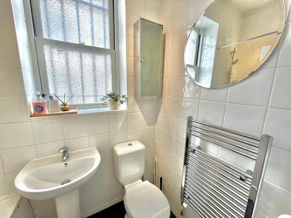 לונדון Archway Station Big Bedroom Flat מראה חיצוני תמונה